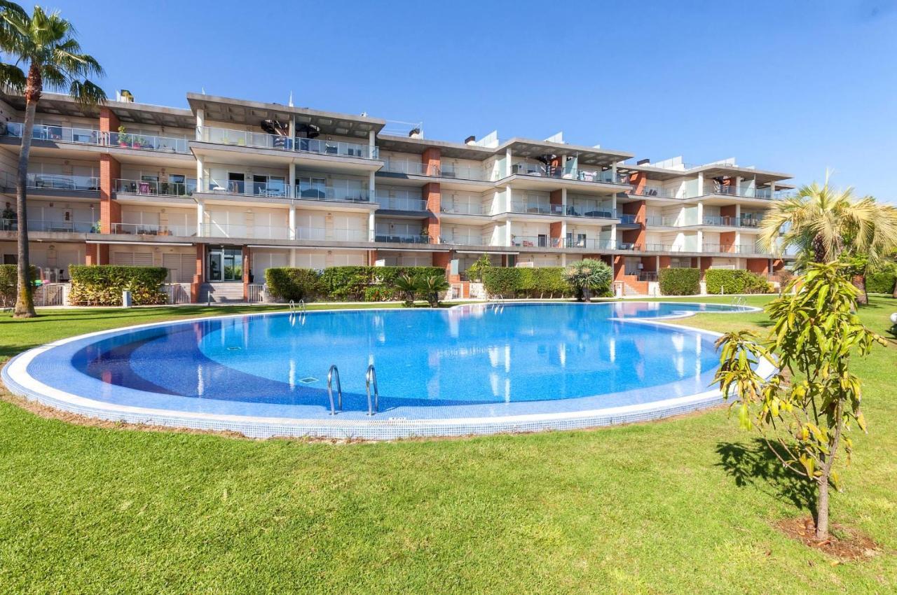 Happy Apartment Олива Екстериор снимка